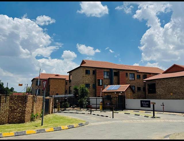 2 BEDROOM TOWNHOUSE FOR SALE IN CRUYWAGEN PARK